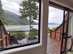 -Lake Hawea Hotel