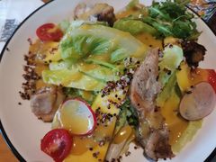 芒果烤鸡藜麦沙拉-MR.ROCKY洛奇先生RESTAURANT&BAR(宝安壹方城店)