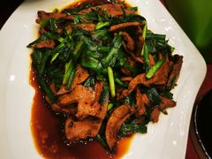 韭菜炒猪肝-侬佳蒸菜馆(听潮店)