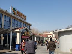 -窦店服务区-停车场