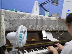 -The ONE 智能钢琴教室音乐恋琴吧·青岛市海玖玖艺术培训学校