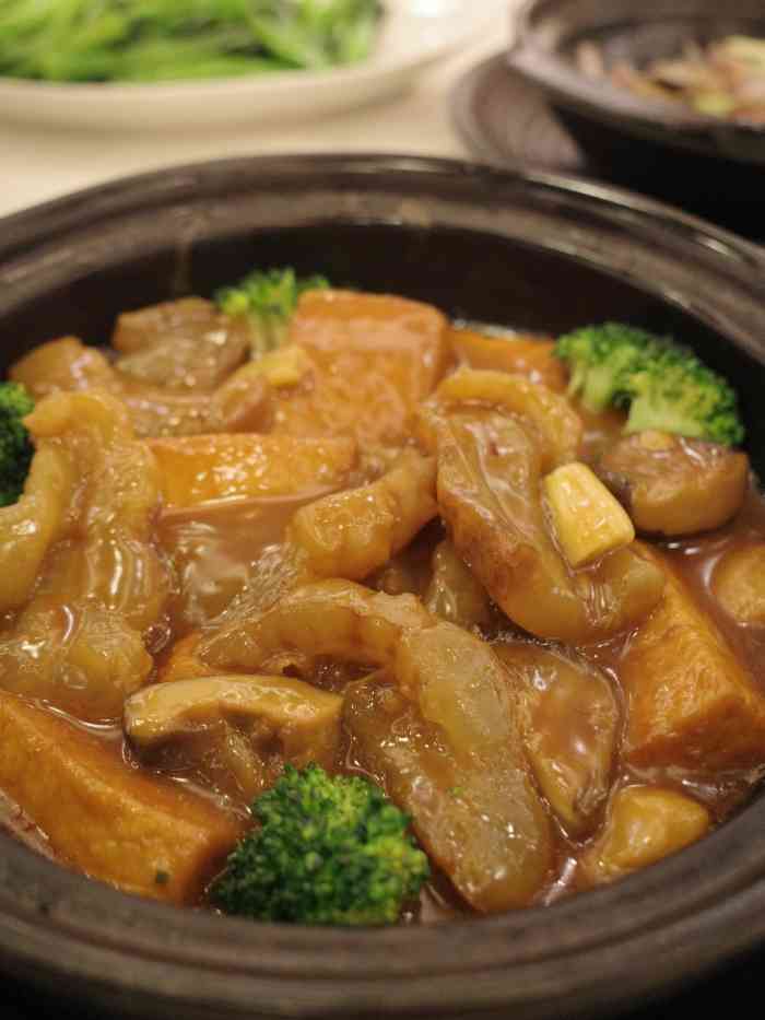 671人赞21匿名用户2022年4月8日打分0680/人羊城酒家.