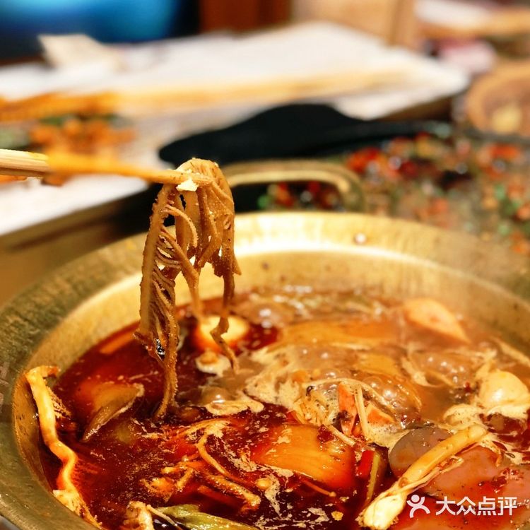 上海最大的烧烤店来银亭路啦，这缸烤的味道真是绝了！ 