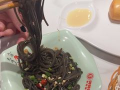 -何师傅美蛙鱼头(汉街店)