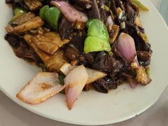 红蘑炒肉-秀水家园农家院住宿团建(石林峡店)