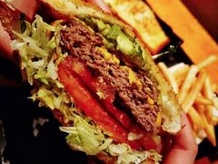 圣塔芭芭拉经典牛肉特堡-The Habit Burger Grill 哈比特汉堡(复兴soho店)