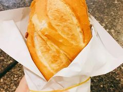 -Bánh Mì Huynh Hoa