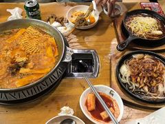 -喇喇排骨火锅·传统韩式脊骨汤(望京西园总店)