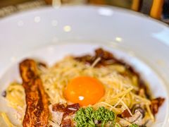 -Chom Cafe and Restaurant