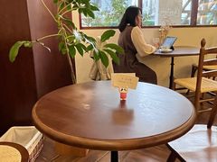 -Café Monson
