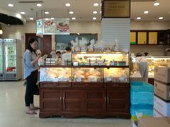 面包甜点陈列柜-老大昌(淮海中路店)