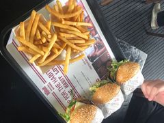 -The Habit Burger Grill 哈比特汉堡(世博店)