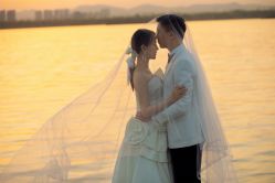 -雪中彩影婚纱摄影·微光艺术中心