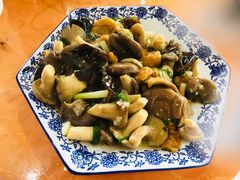 菌菇炒面筋-洞天食府(北大街店)