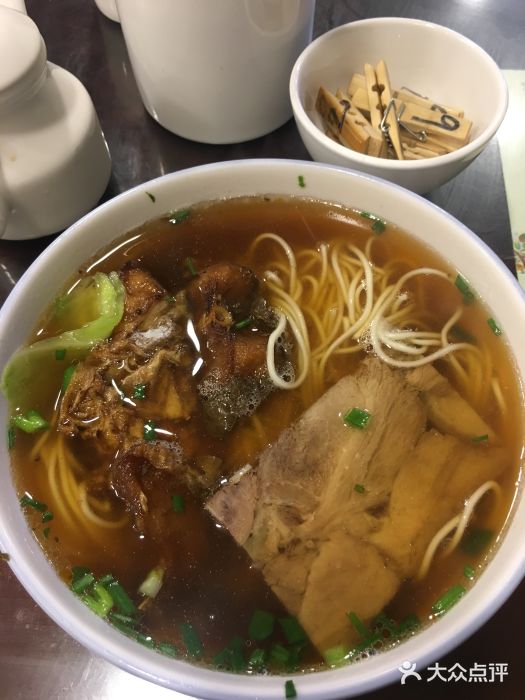 德兴馆(广东路总店)焖蹄二鲜面图片