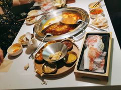 -老房老舍重庆火锅(假日城市店)