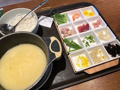 云南过桥米线-云海肴·汽锅鸡·云南菜(天山百盛优客店)