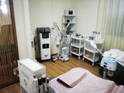-苗方清颜专业祛痘连锁机构