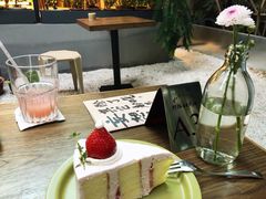 草莓糯米蛋糕-野路甜点铺(松柏路店)