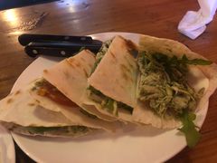 罗勒鸡肉意式烤饼-CIN CIN CANTINA&BAR