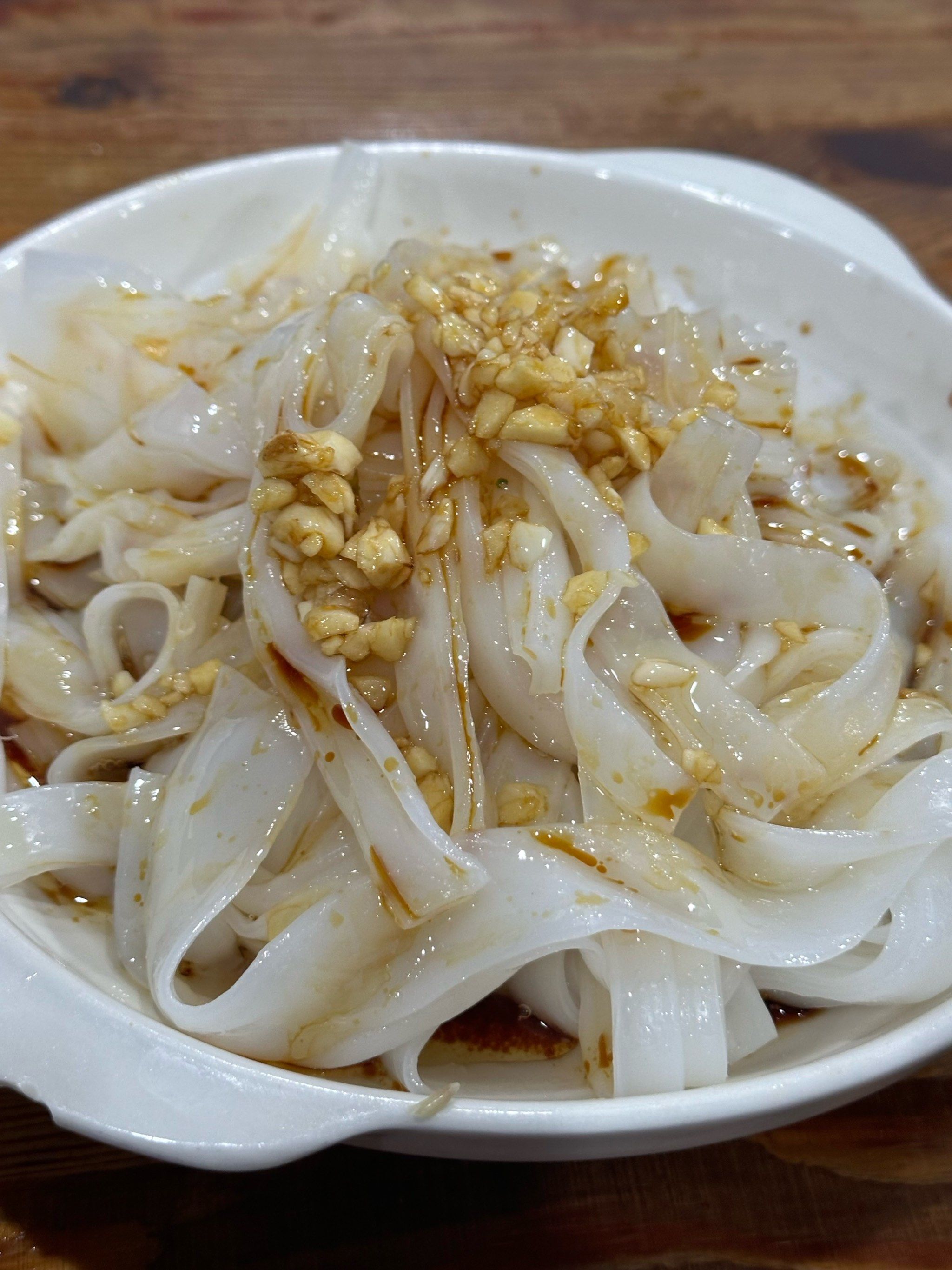 电白鸭粥!
捞粉和炸猪大肠 真的绝