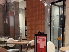 -必胜客(上海华谊新所店)