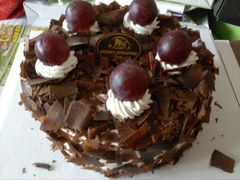 黑森林蛋糕&nbsp;生日卷加了60&nbsp;15寸-金百万烤鸭店(马甸店)