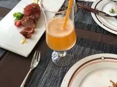 -悦享绿山墙西餐厅