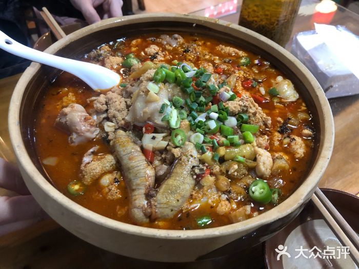 湘聚南县土菜馆(龙山二路店)鱼籽鱼泡火锅图片