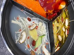-渝里重庆火锅(航天城店)