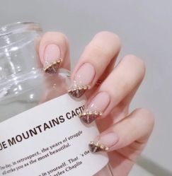 -兔猫ToMoreNails美甲美睫