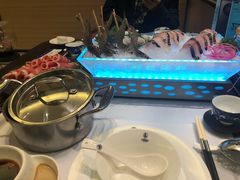 -红鼎豆捞·非遗鲍皇汤火锅(宝丰路店)