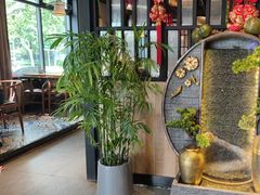 -小三峡食府(西五路店)