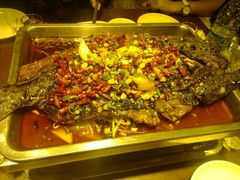 烤鱼-鸣记脆皮烤鱼·海鲜烤鱼(三八广场店)