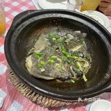 0元玩转这座城这顿鱼头、茄子煲与蛤蜊堪称舌尖盛宴！