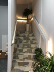 -茶发Salon·烫发染发理发