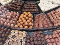 -Laderach 莱德拉(上海环贸iapm店)