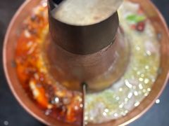 -果松木炭酸菜铜火锅·外婆参鸡汤