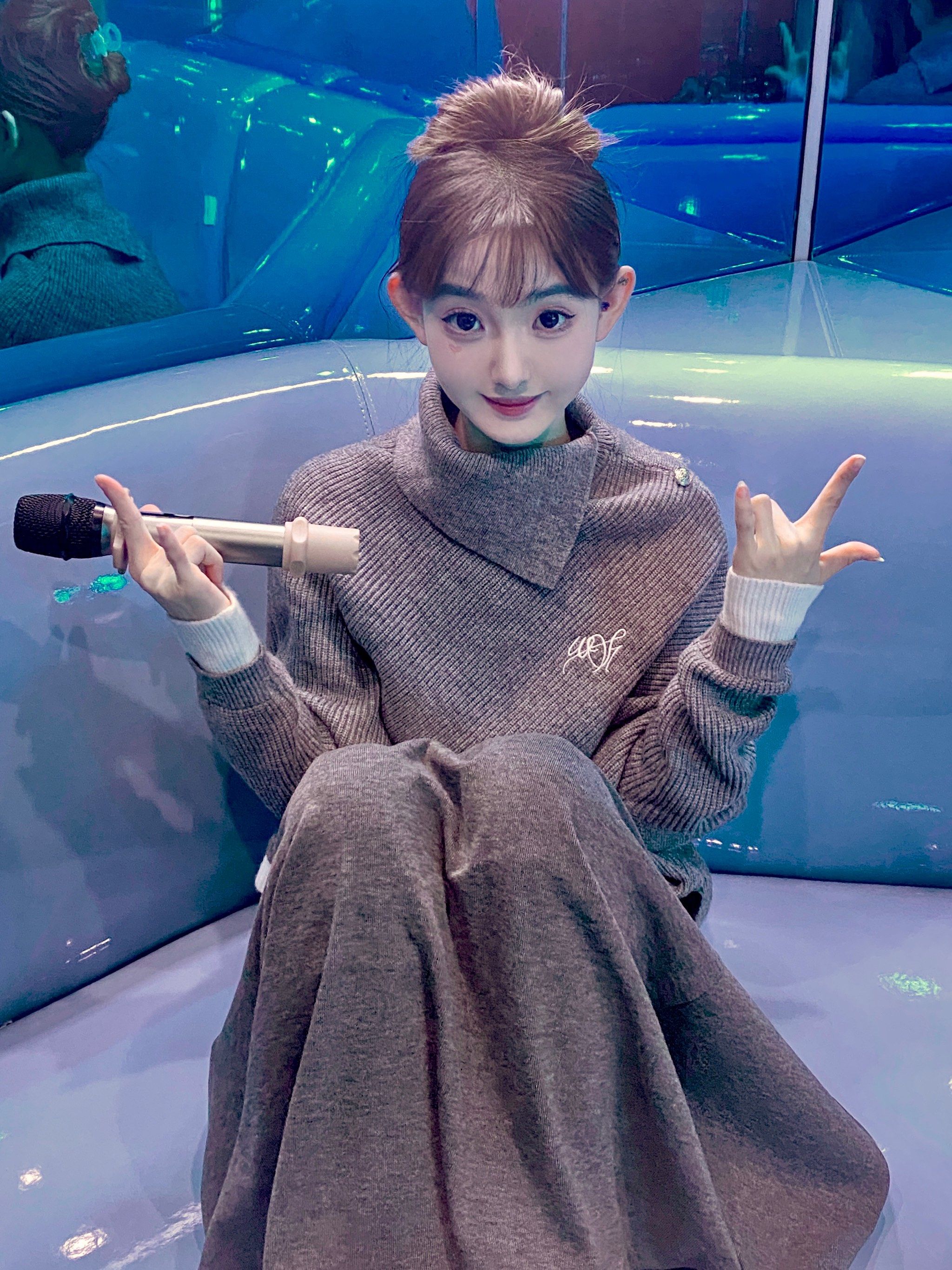 n普通ktv只能唱歌,小k还可以玩switch游戏,平常跟男朋友没地方约会