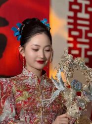 -莫小姐婚纱