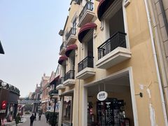 -王府井奥莱临潼小镇(临潼店)