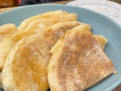 鱼头泡饼-八张桌子(老店)