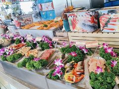 -宝利来国际大酒店-凤凰阁旋转餐厅