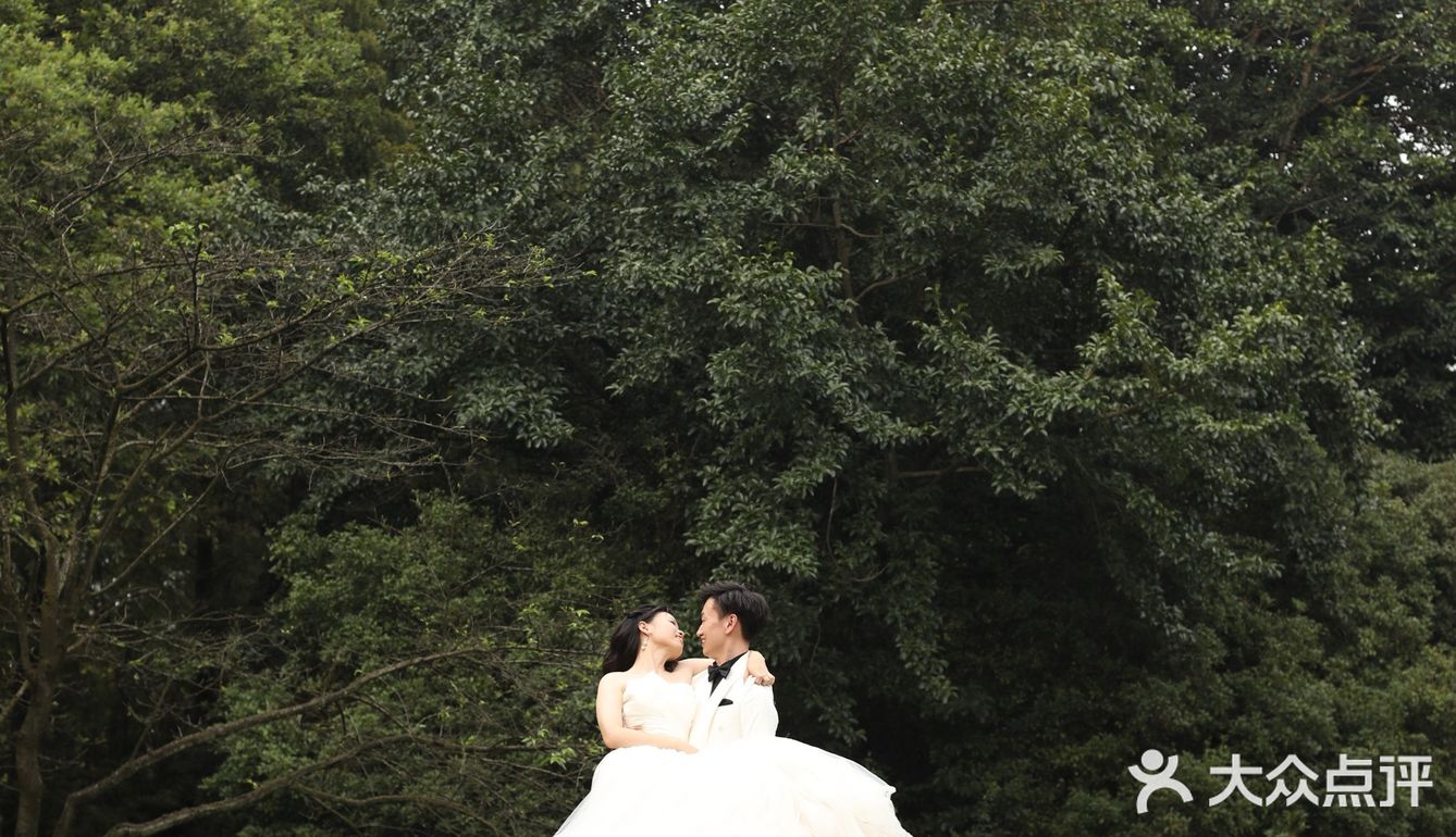 艾尔文婚纱照