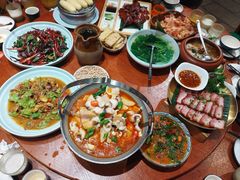 -老滇山寨•云南特色菜•地方菜•民族风情歌舞表演(金碧店)