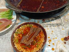 -渝嘴小老弟老火锅(华新村店)