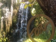 -Chom Cafe and Restaurant