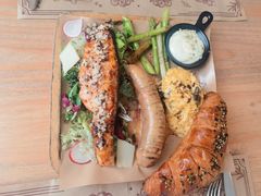 -Mark&Mars Restaurant