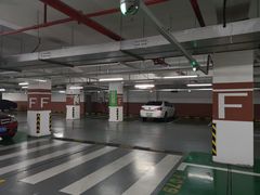 -奉贤宝龙城市广场·停车场