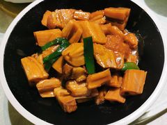 莲藕焖火腩-大树头·花园餐厅(市桥店)